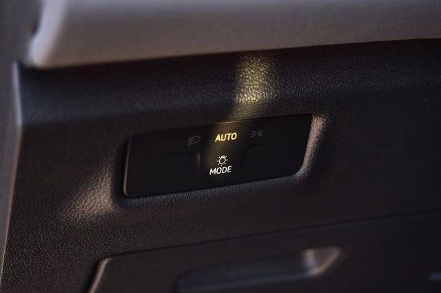 New 2026 Volkswagen Tiguan SE image 11