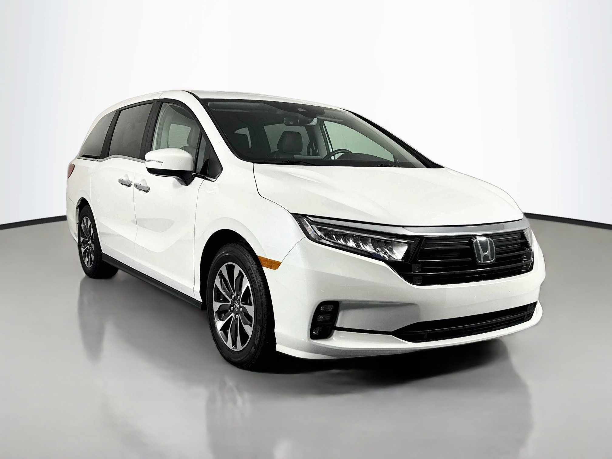 Certified 2024 Honda Odyssey EX-L image 3