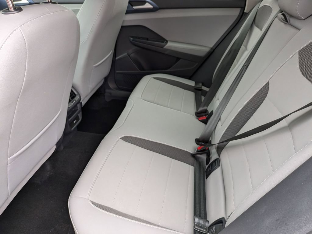 Used 2024 Volkswagen Taos SE image 27