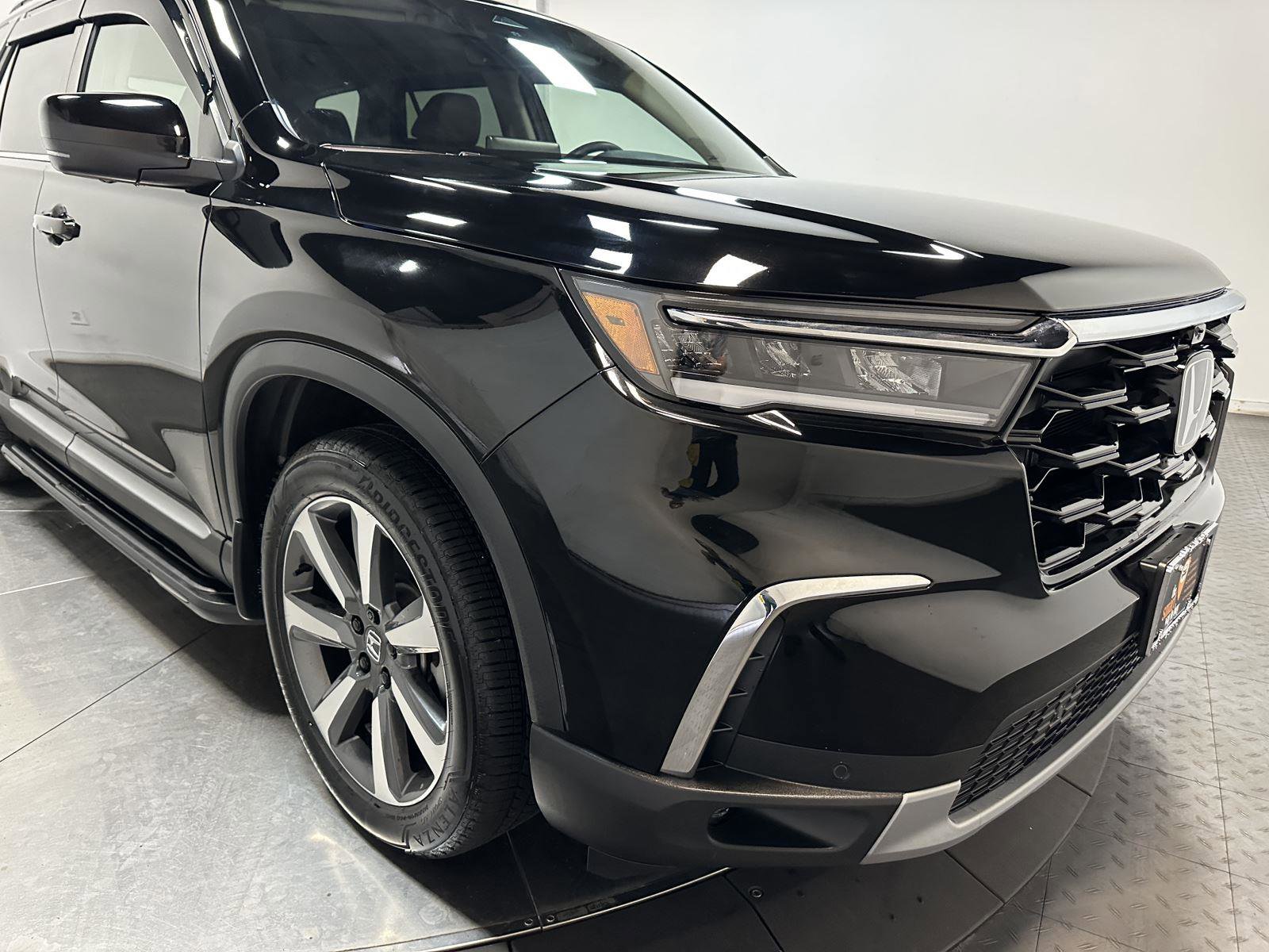 Certified 2025 Honda Pilot Elite image 3
