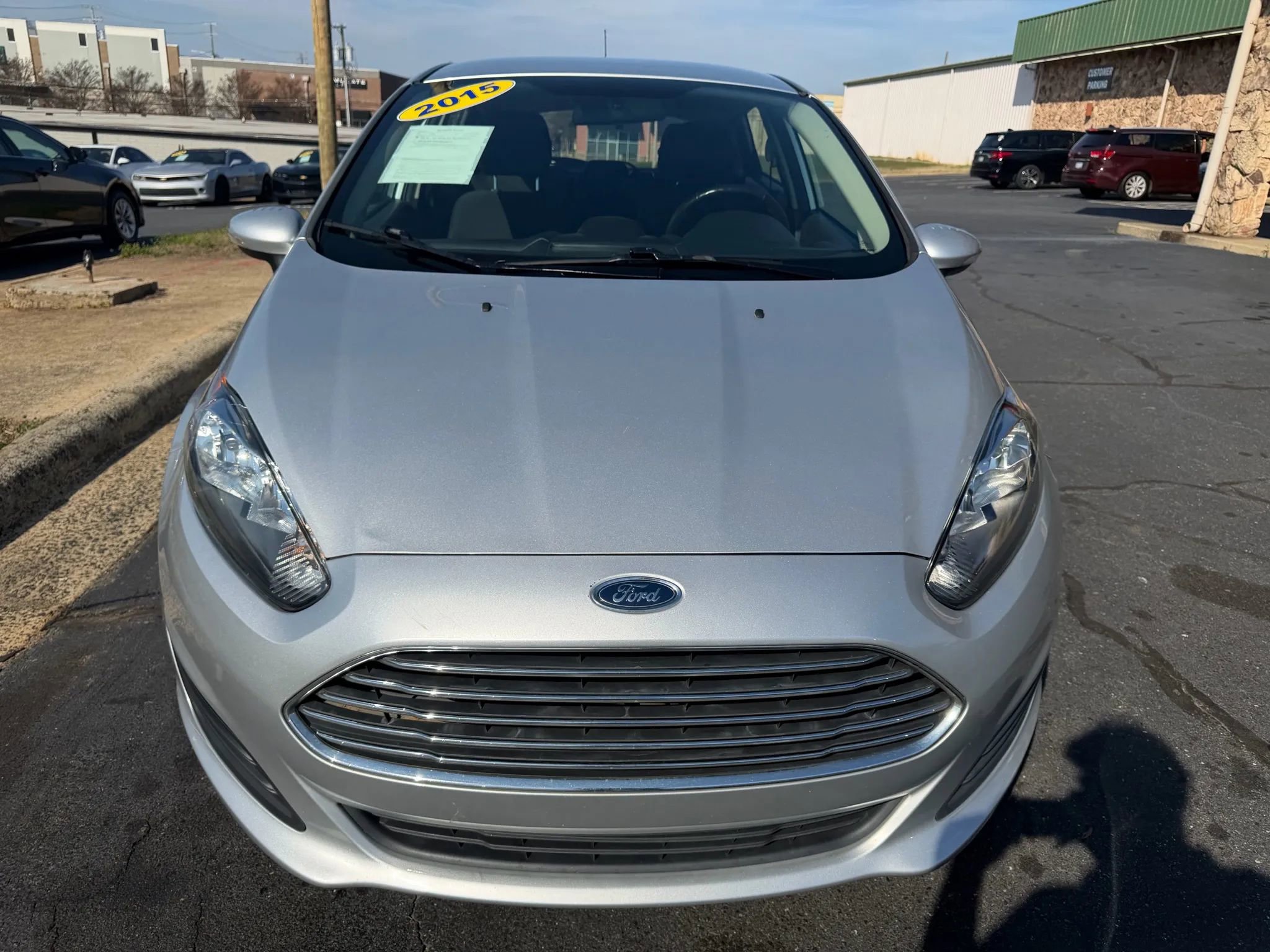 Used 2015 Ford Fiesta SE w/ Comfort Package FWD image 2
