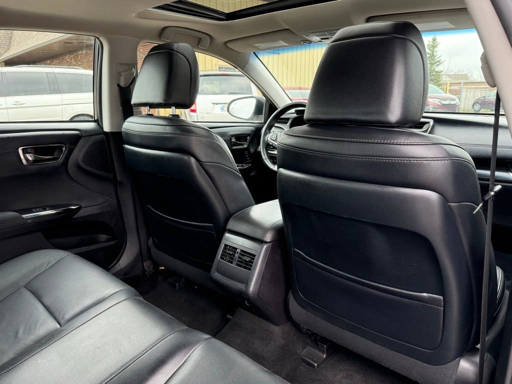 Used 2016 Toyota Avalon Touring image 16