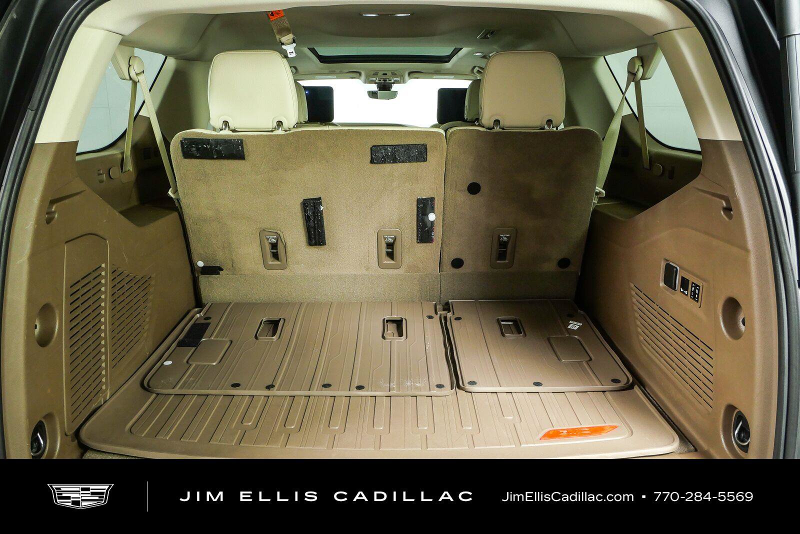 Used 2021 GMC Yukon XL Denali w/ Denali Premium Package RWD image 34
