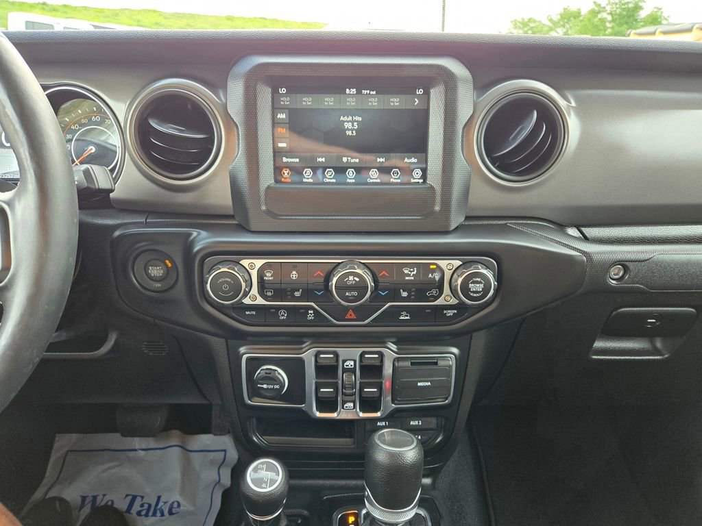 Used 2023 Jeep Gladiator Sport AWD/4WD image 23