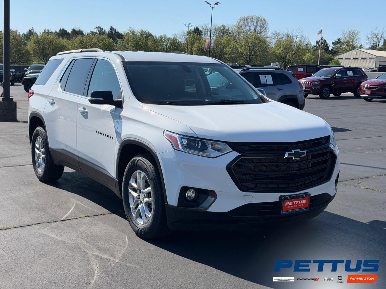 Used 2021 Chevrolet Traverse LT w/ LPO, Blackout Package image 1