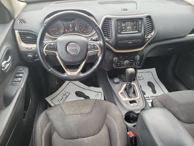 Used 2015 Jeep Cherokee Latitude AWD/4WD image 23