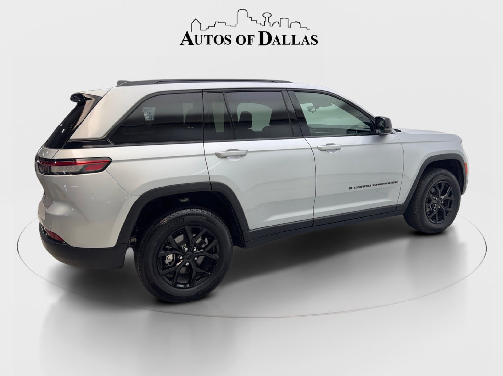 Used 2025 Jeep Grand Cherokee Altitude RWD image 7