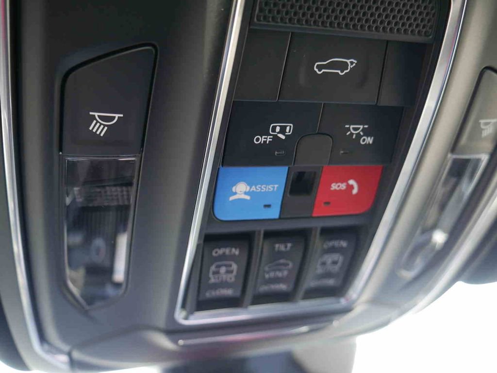 New 2025 Jeep Grand Cherokee Limited w/ Luxury Tech Group II image 33