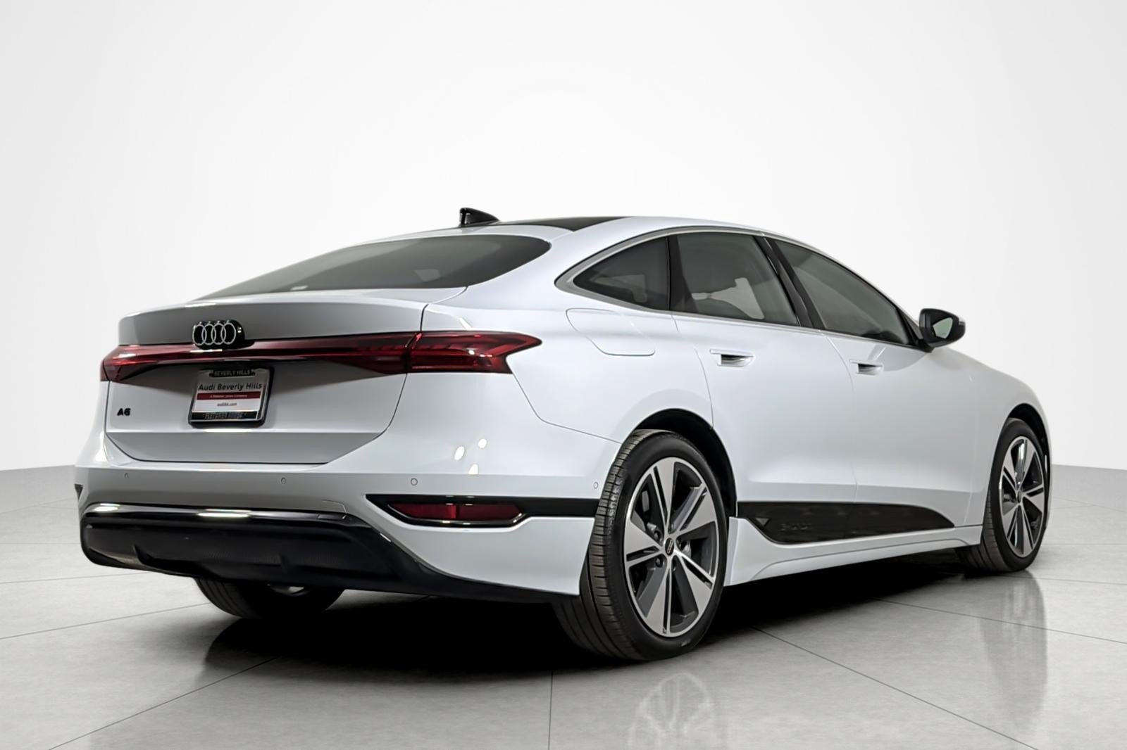 Used 2025 Audi A6 e-tron Premium RWD image 5