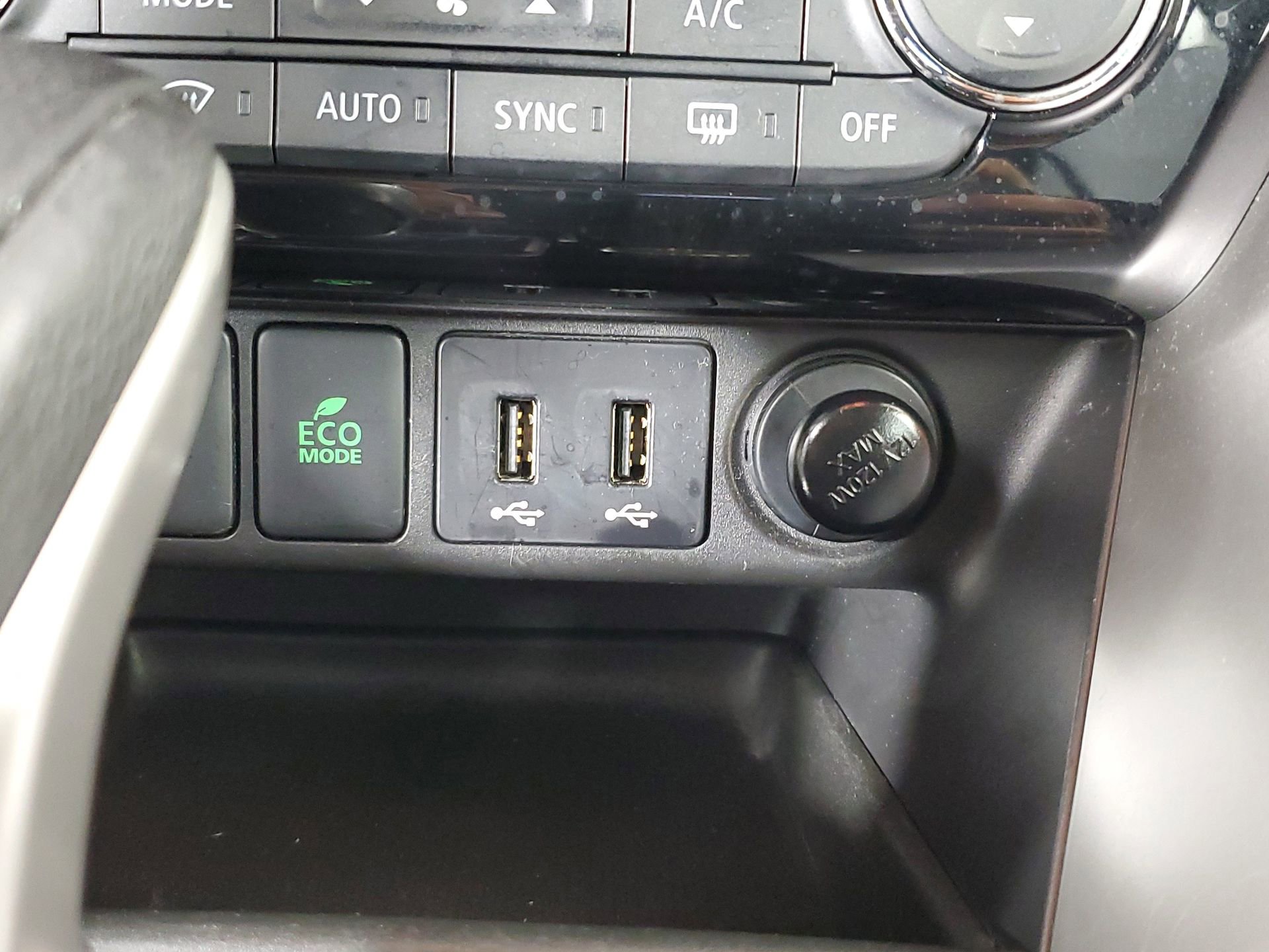 Used 2019 Mitsubishi Eclipse Cross SE image 37
