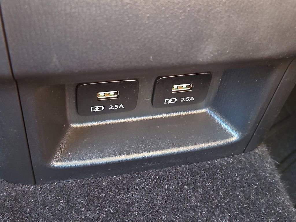 Used 2023 MAZDA CX-9 Touring image 19