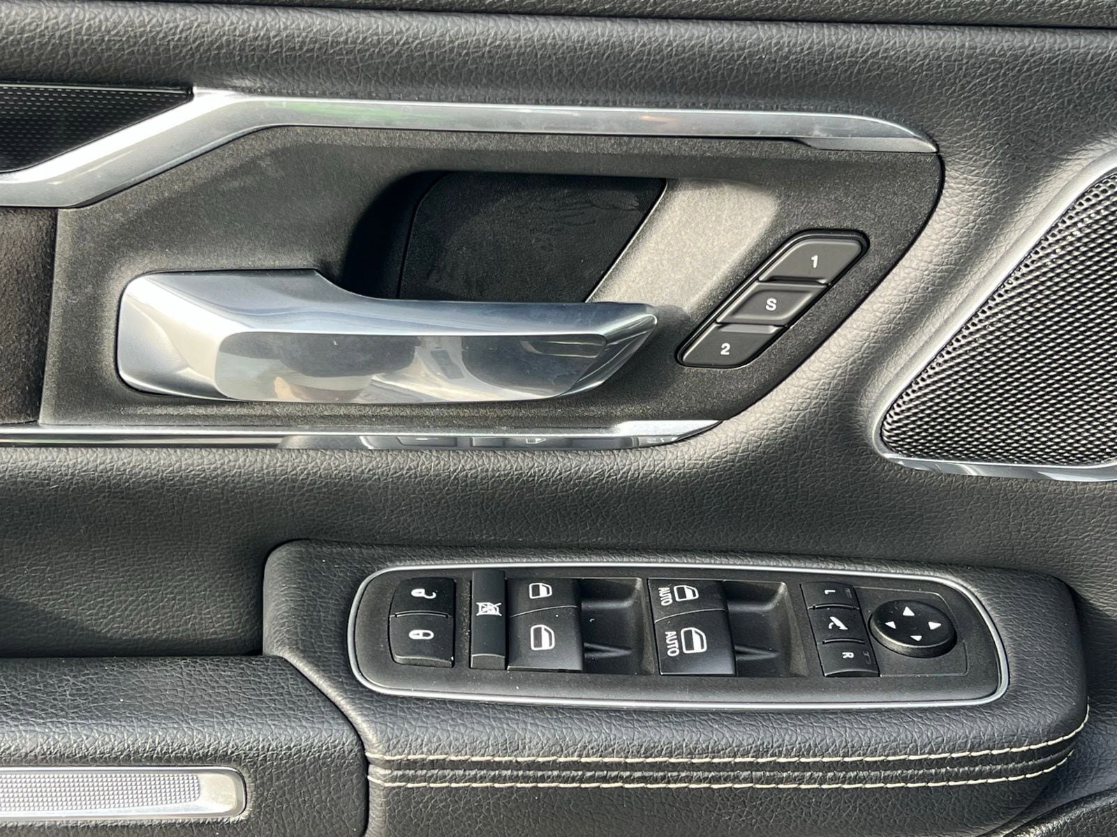 Used 2021 RAM 1500 Laramie image 24