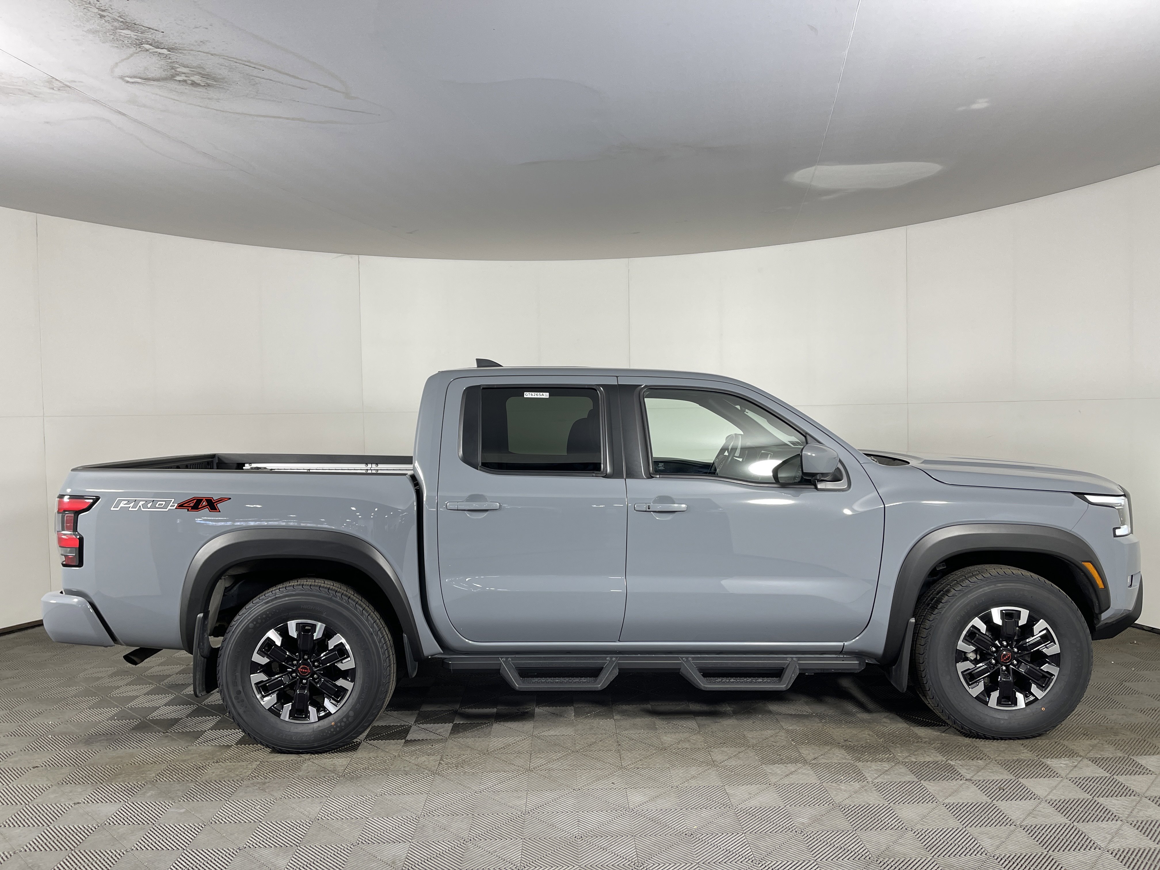 Used 2023 Nissan Frontier PRO-4X w/ Pro Convenience Package image 5