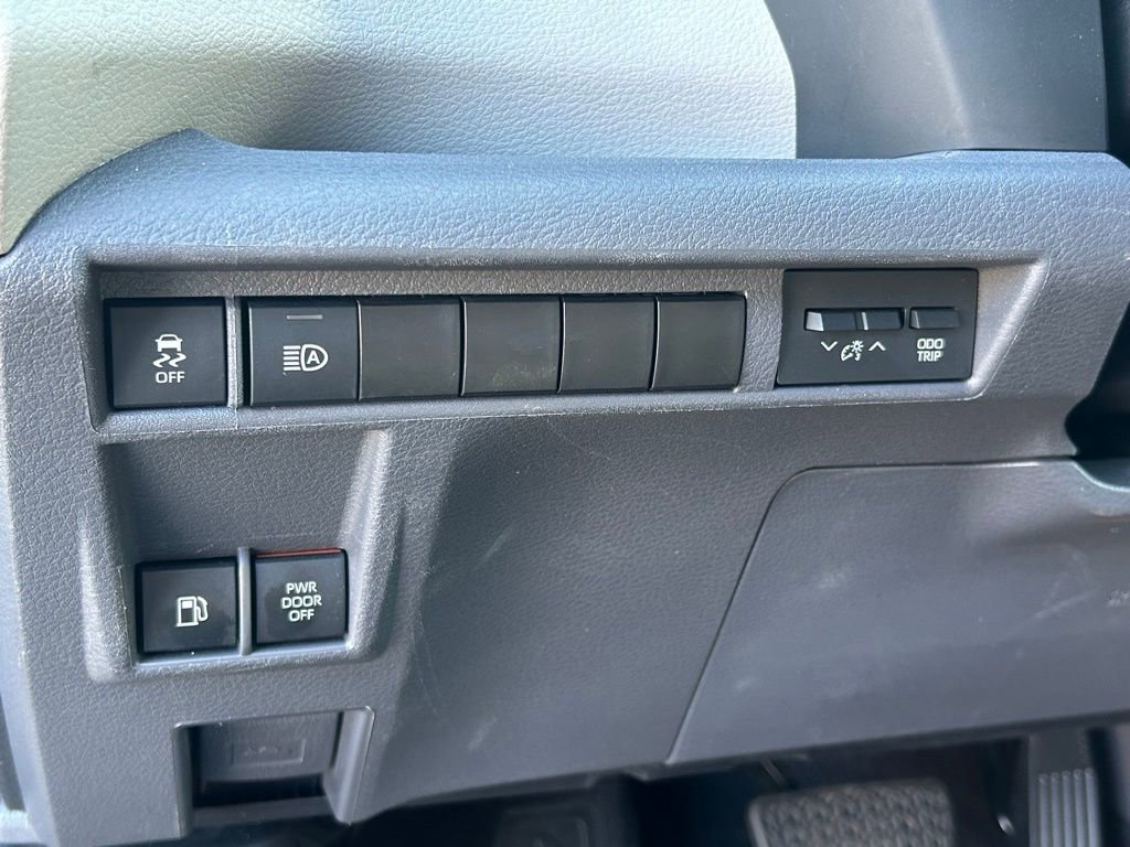 Used 2024 Toyota Sienna XLE image 20