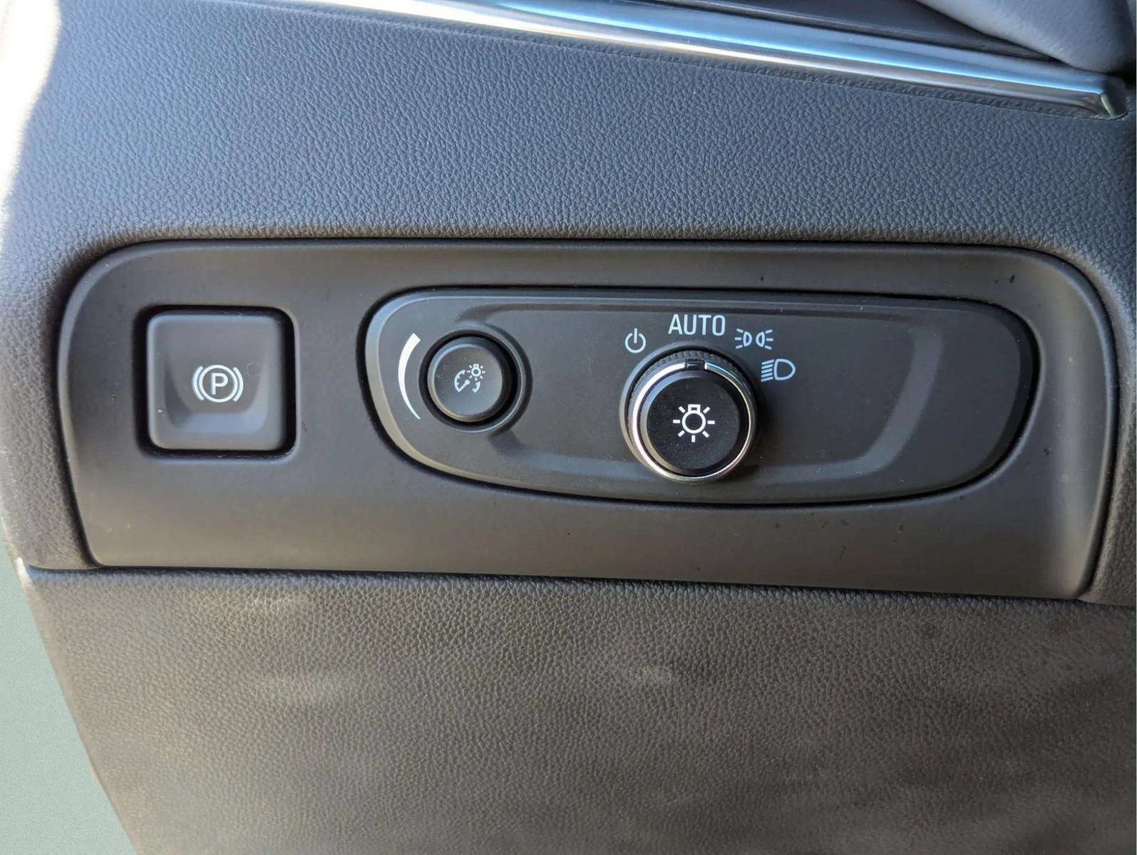 Used 2020 Buick Enclave Premium w/ Trailering Package, 5000 lbs. AWD/4WD image 13