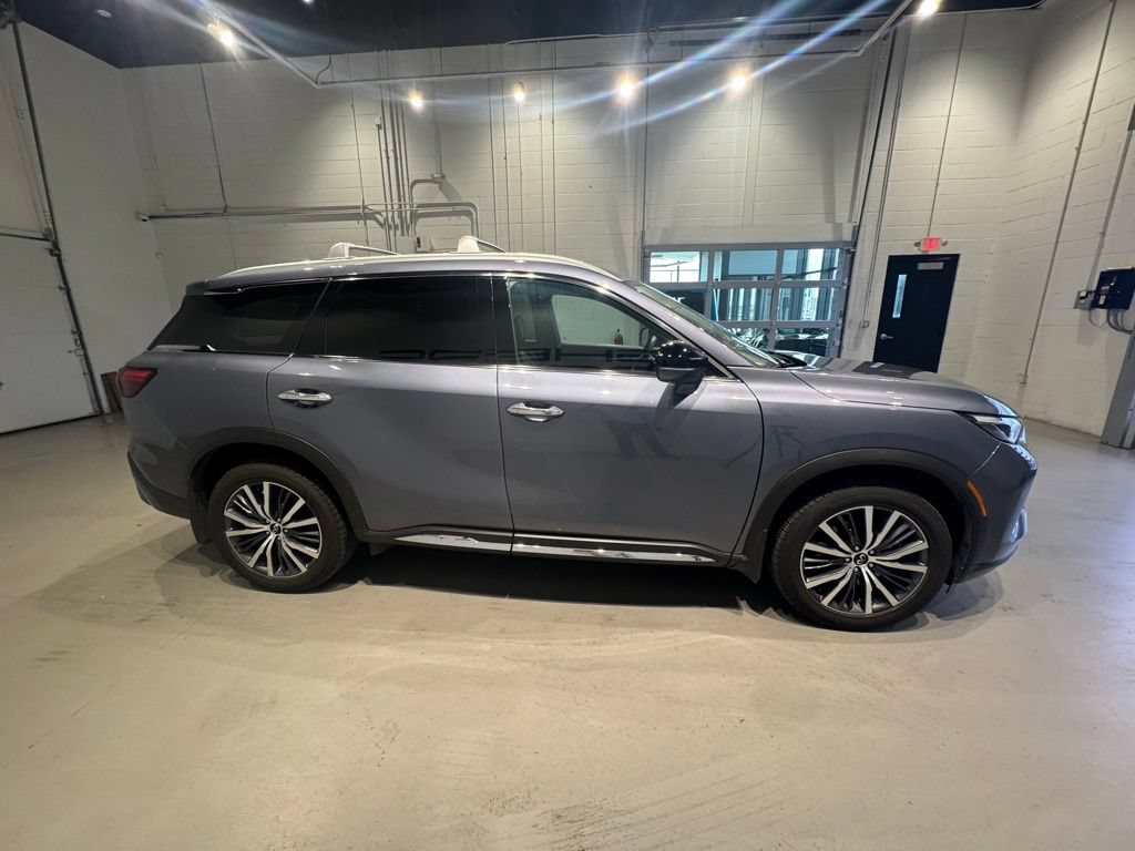 Used 2023 INFINITI QX60 Sensory w/ Cargo Package AWD/4WD image 4