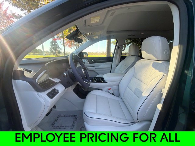 New 2027 Buick Enclave Avenir w/ LPO, Floor Liner Package AWD/4WD image 8