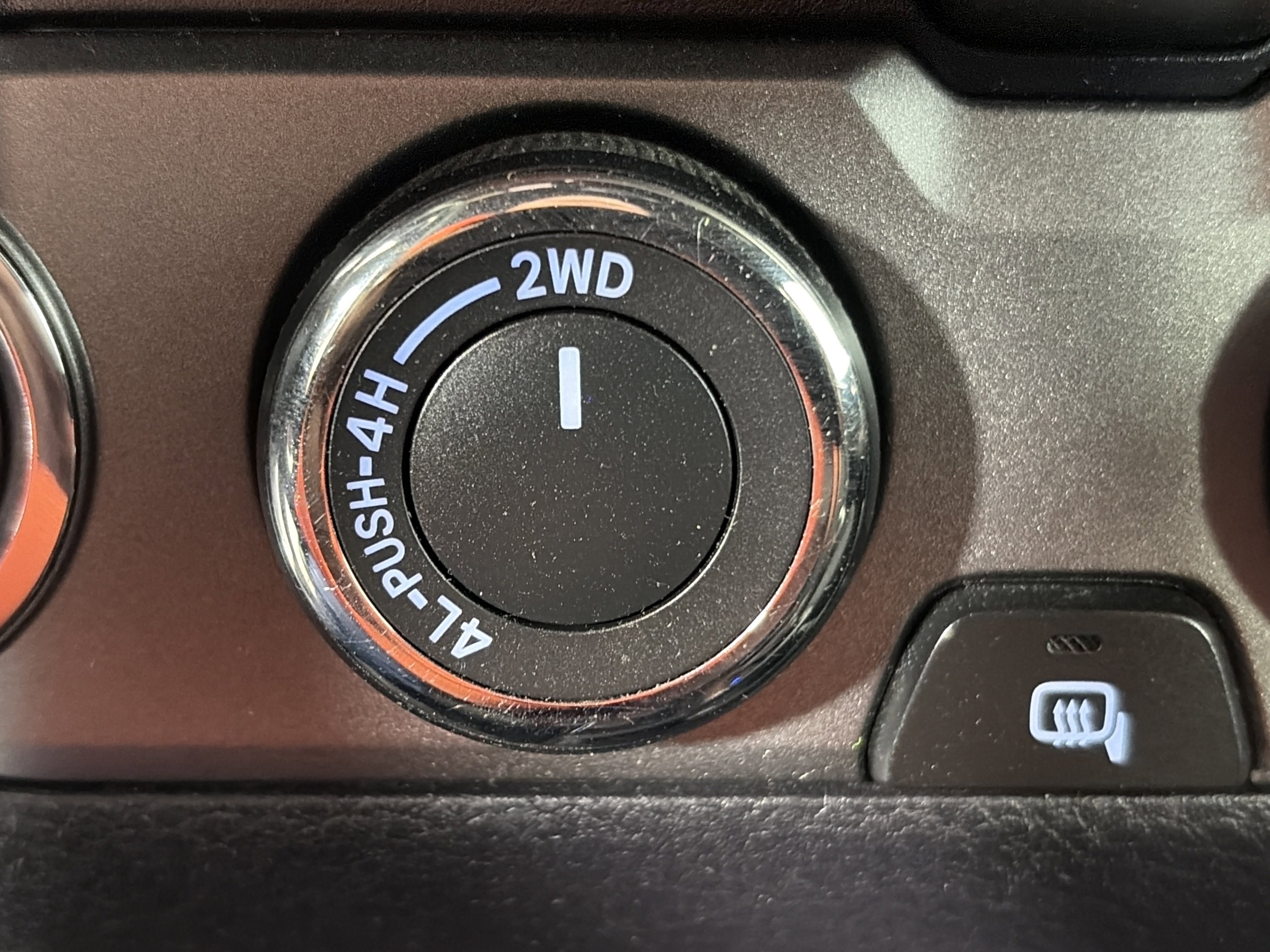 Used 2017 Toyota Tacoma TRD Sport AWD/4WD image 16