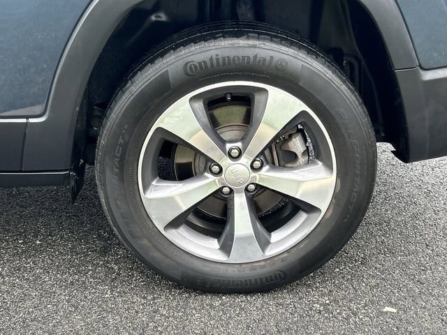 Used 2019 Jeep Cherokee Limited image 11