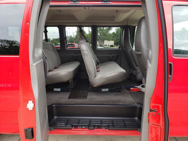 Used 2016 Chevrolet Express 3500 LT w/ LT Preferred Equipment Group RWD image 12