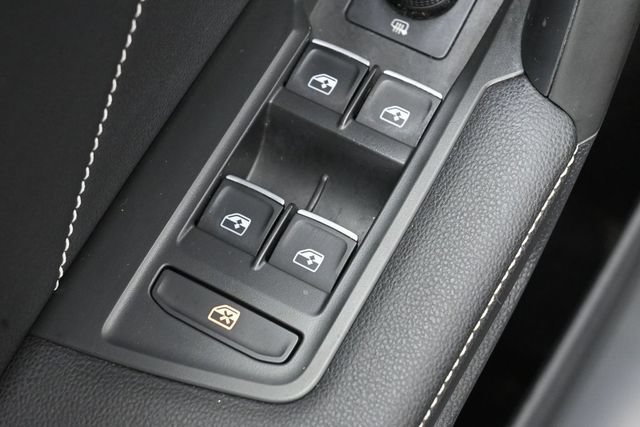 Used 2022 Volkswagen Tiguan SE AWD/4WD image 13