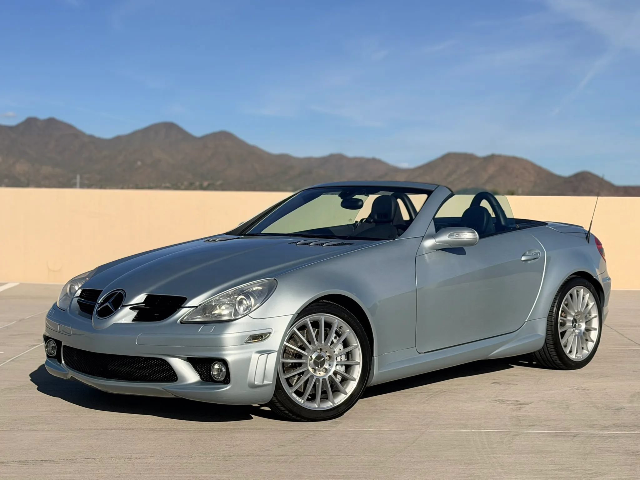 Used 2005 Mercedes-Benz SLK 55 AMG image 10