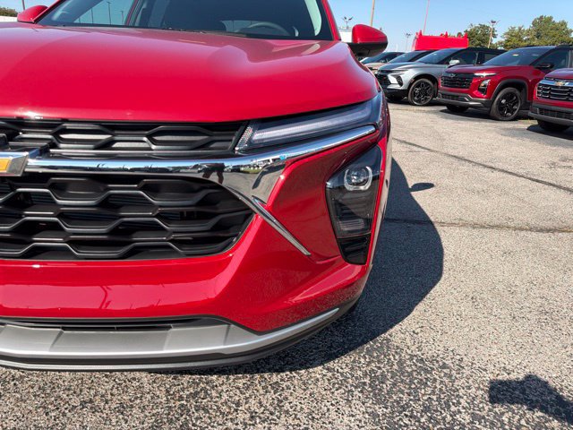 New 2026 Chevrolet Trax LT w/ Sunroof Package FWD image 9