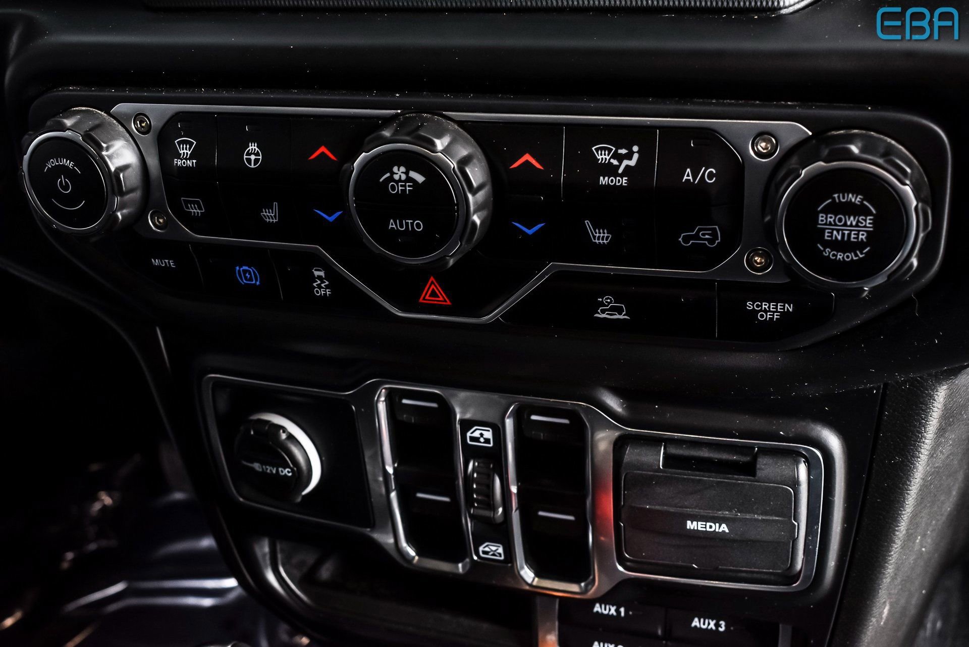 Used 2023 Jeep Wrangler Unlimited Sahara w/ Cold Weather Group image 27