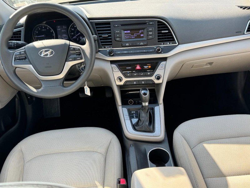 Used 2017 Hyundai Elantra SE image 11