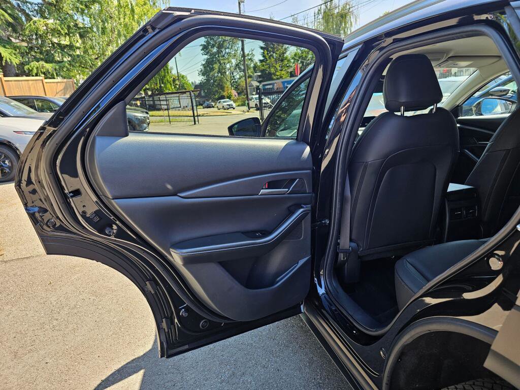 Certified 2025 MAZDA CX-30 AWD 2.5 S w/ Select Sport Pkg image 16