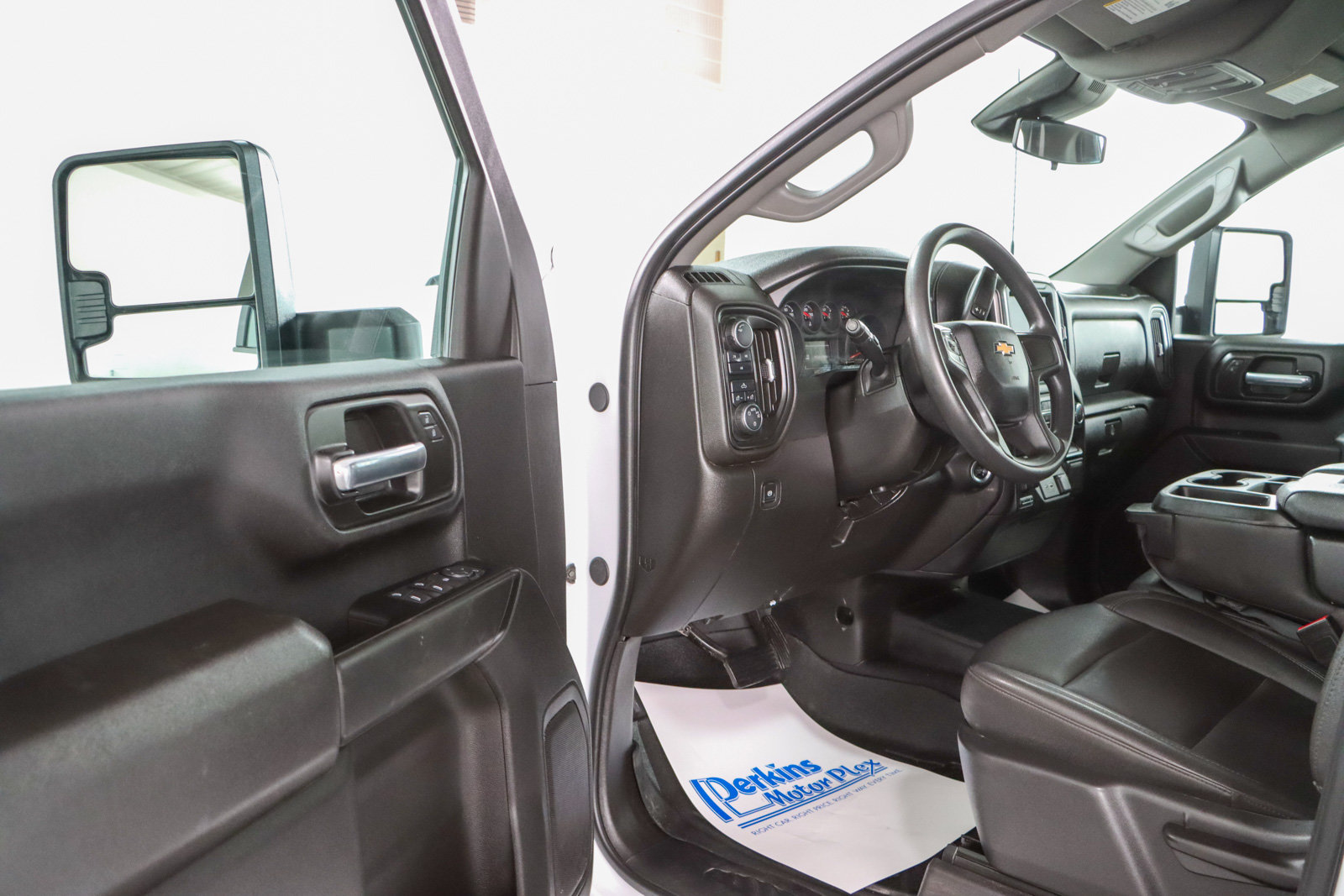 Used 2025 Chevrolet Silverado 3500 W/T w/ WT Convenience Package AWD/4WD image 3
