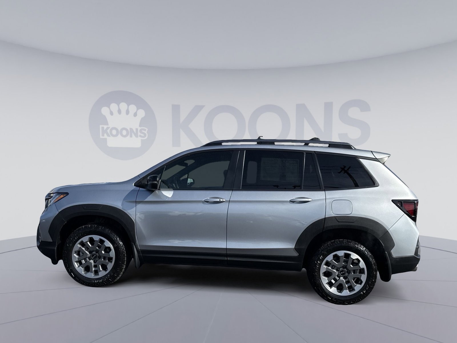 Used 2025 Honda Passport TrailSport image 2