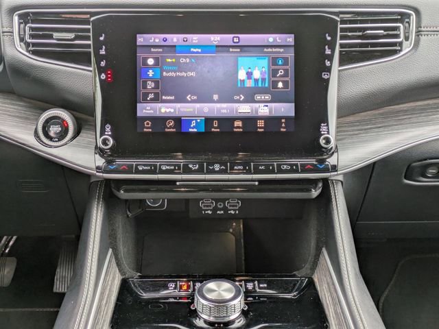 Certified 2024 Jeep Wagoneer Series II w/ Flexible Seating Group image 21