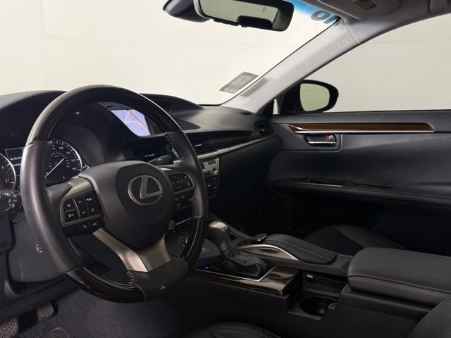 Used 2018 Lexus ES 350 w/ Luxury Package w/Wood Trim FWD image 4