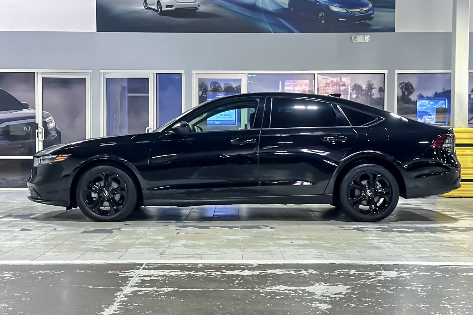 Used 2025 Honda Accord SE image 2