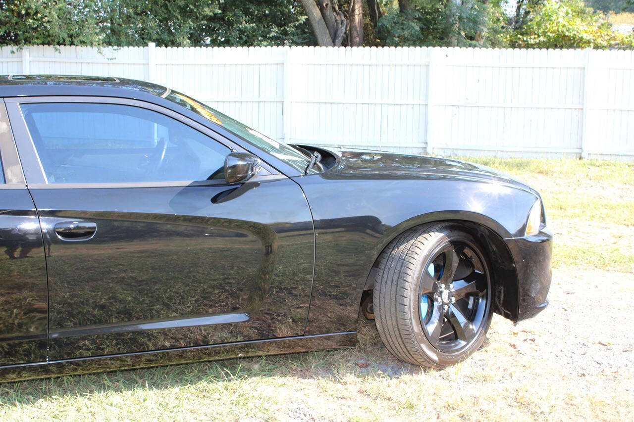Used 2013 Dodge Charger SXT Plus image 4