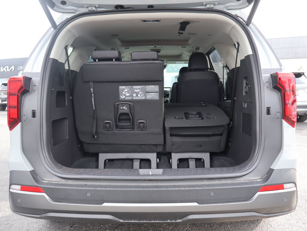 New 2027 Kia Carnival SX w/ Dark Edition Package FWD image 15