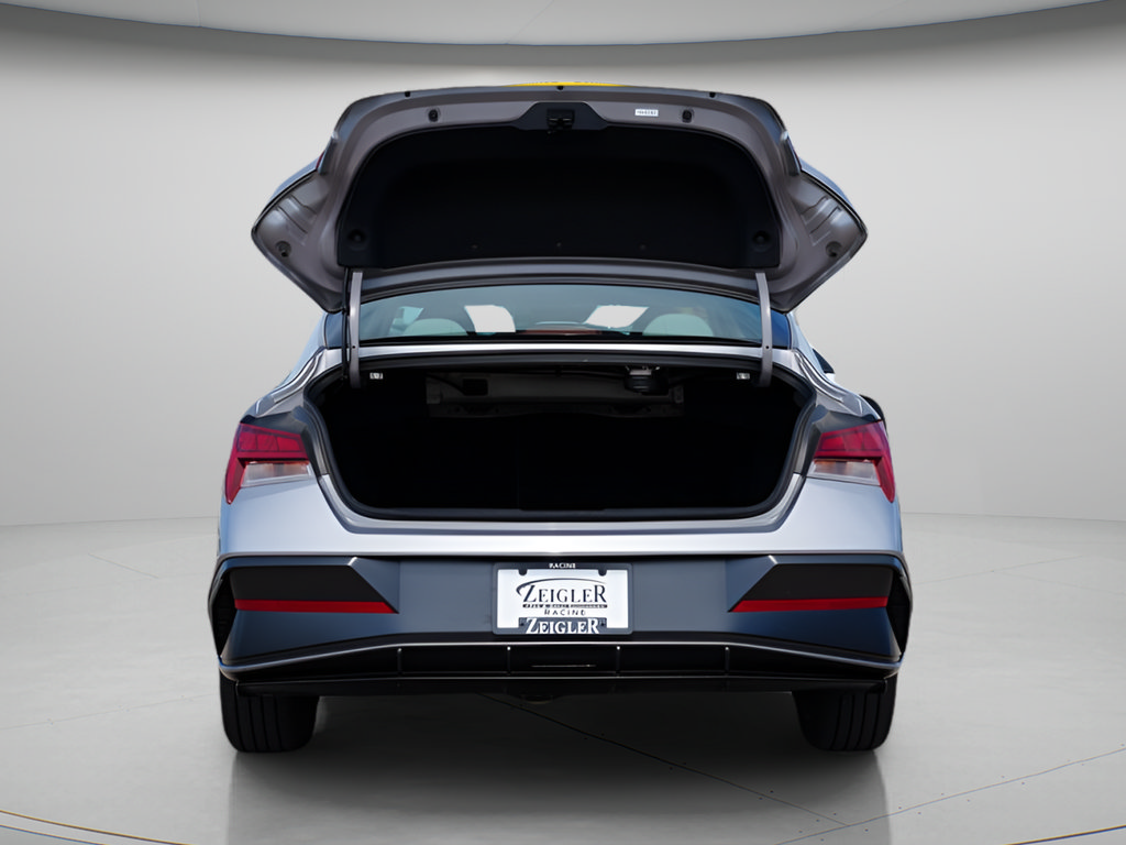 Certified 2026 Hyundai Elantra Limited FWD image 10