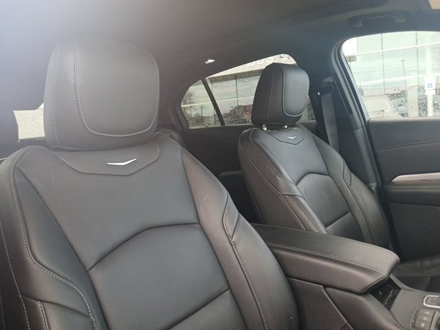 Used 2021 Cadillac XT4 Premium Luxury w/ Cold Weather Package FWD image 16