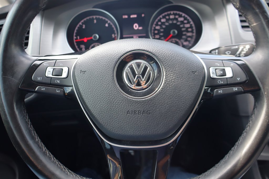 Used 2015 Volkswagen Golf TDI S FWD image 26