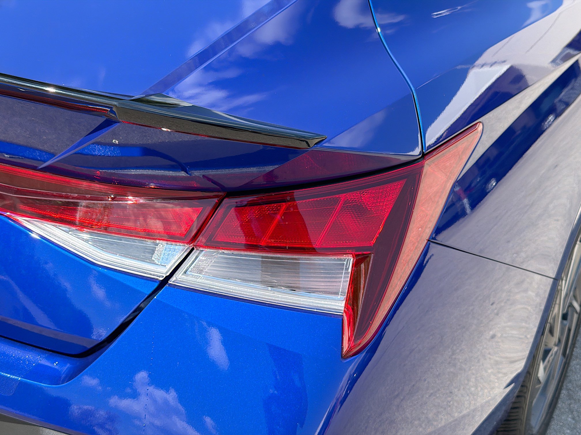 Certified 2025 Hyundai Elantra Sport image 24