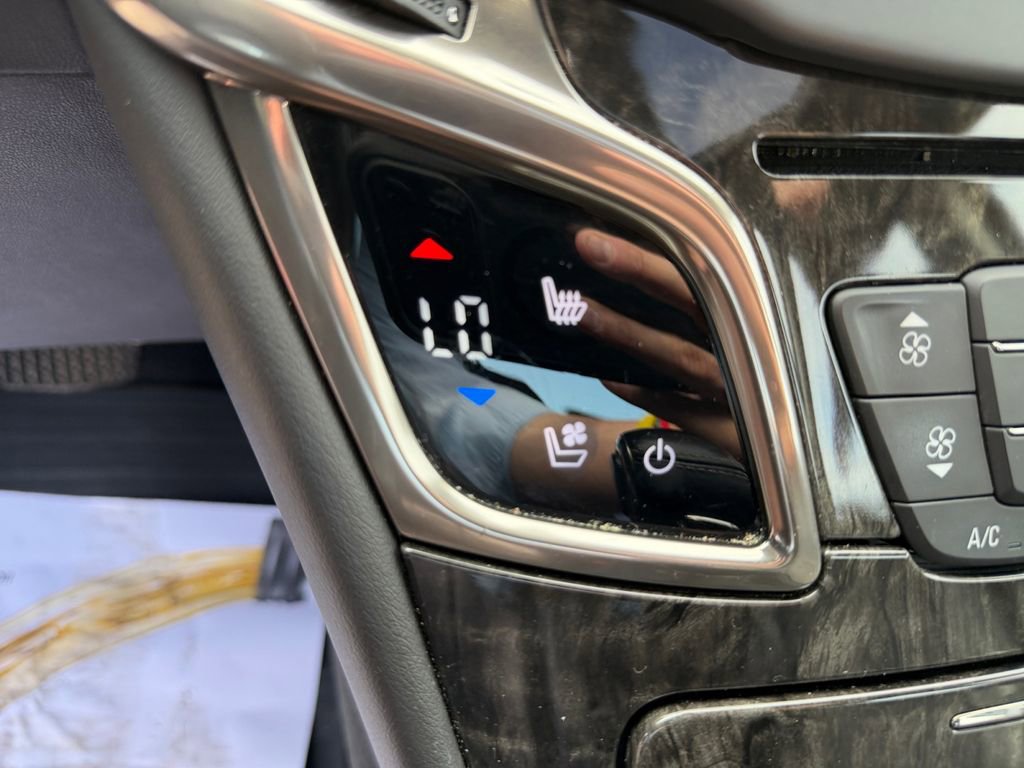 Used 2014 Buick LaCrosse Premium image 30