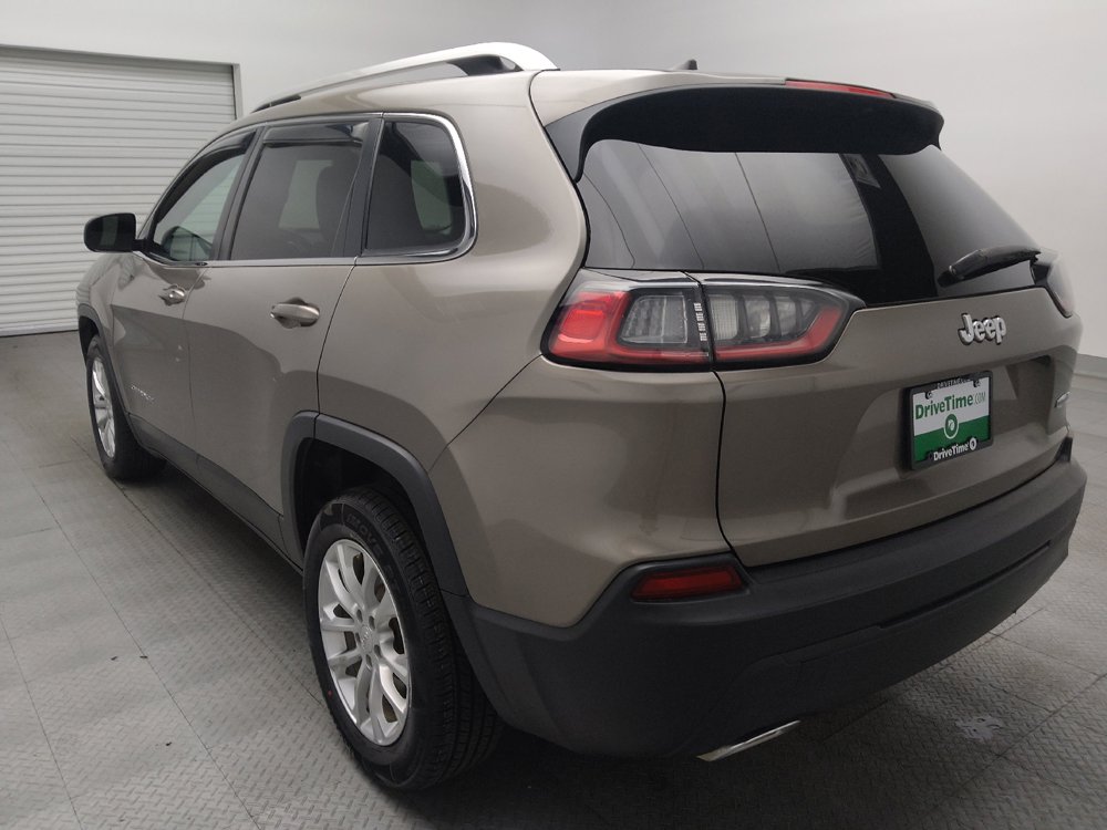 Used 2019 Jeep Cherokee Latitude w/ Cold Weather Group FWD image 5