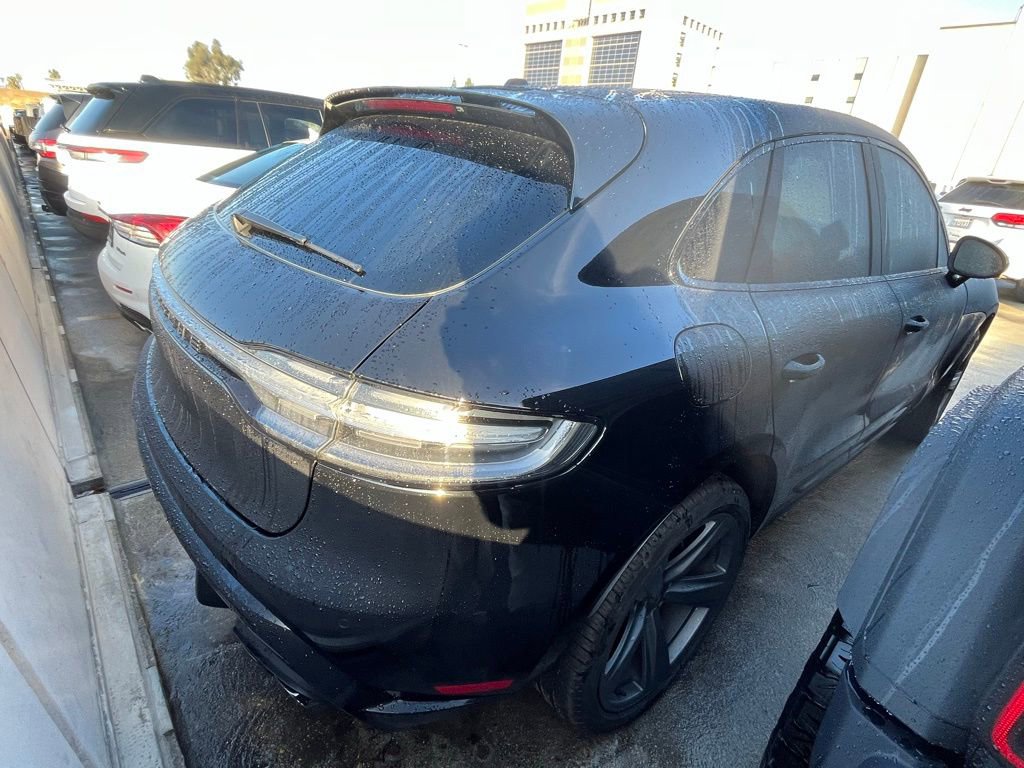 Used 2024 Porsche Macan GTS image 4