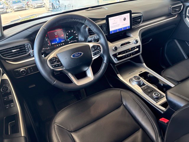 Used 2020 Ford Explorer XLT w/ Equipment Group 202A AWD/4WD image 28