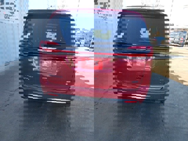 New 2026 Chrysler Pacifica Pinnacle image 25