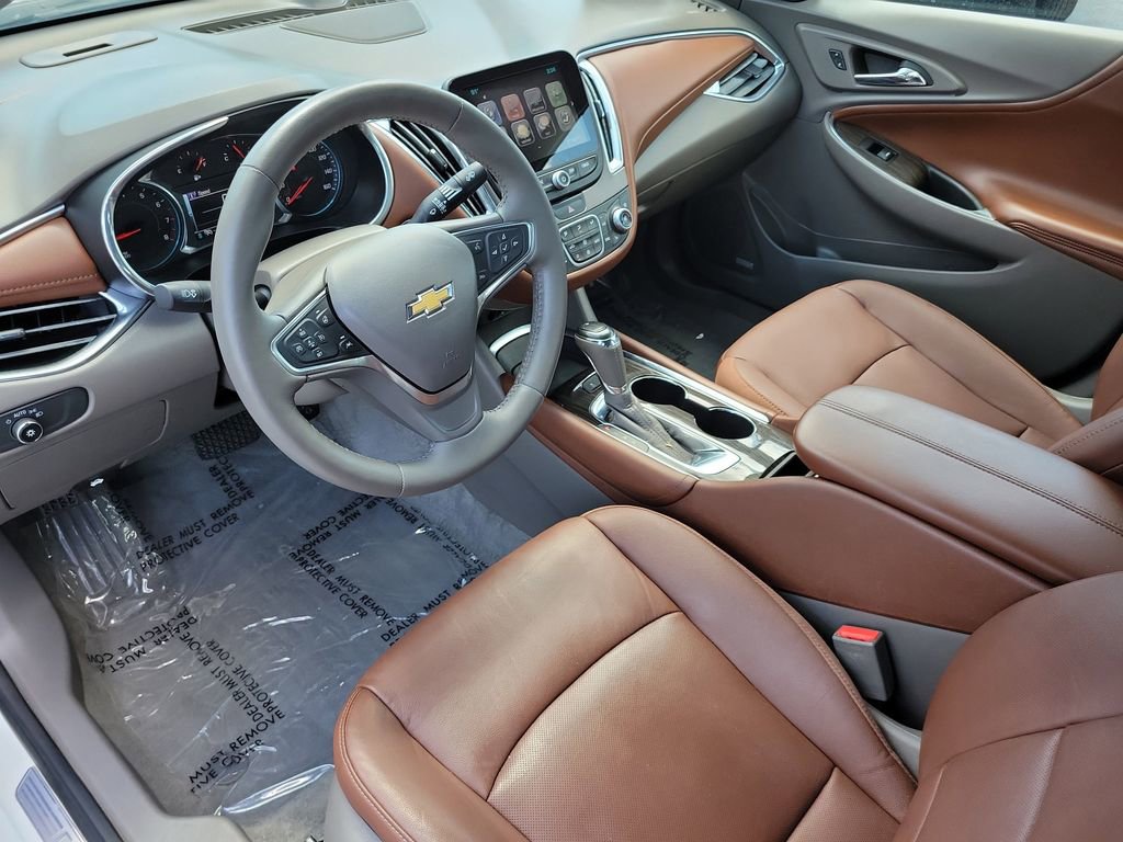 Used 2018 Chevrolet Malibu Premier w/ Premier Sun and Wheel Package FWD image 23