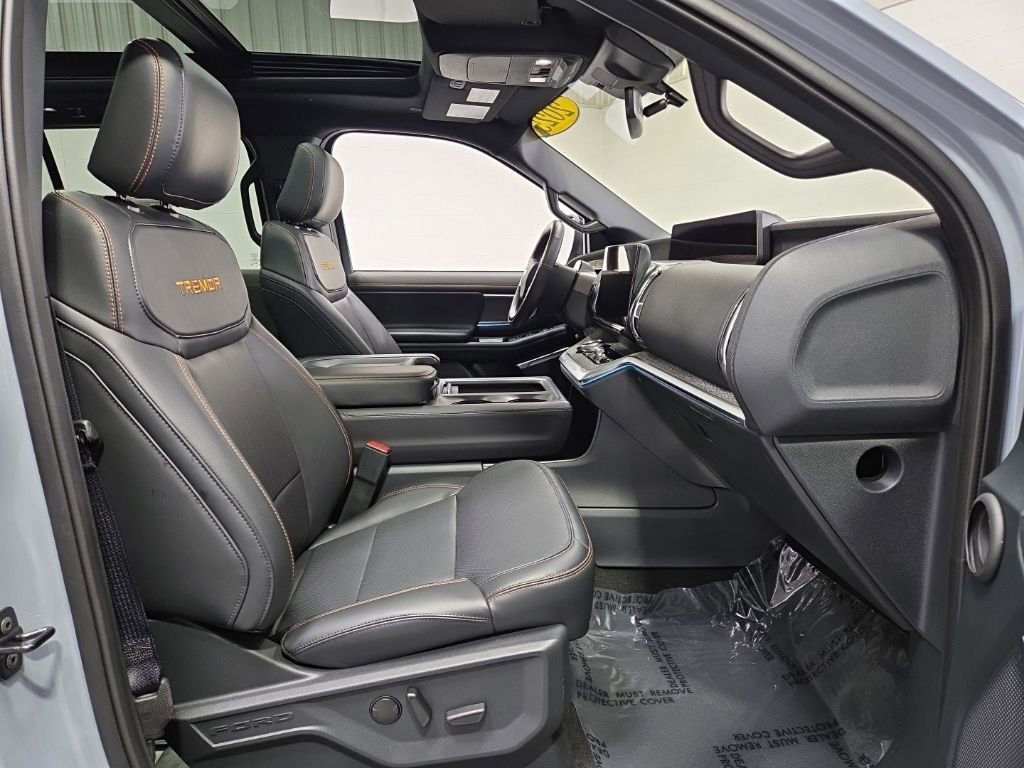 Used 2025 Ford Expedition Tremor AWD/4WD image 9