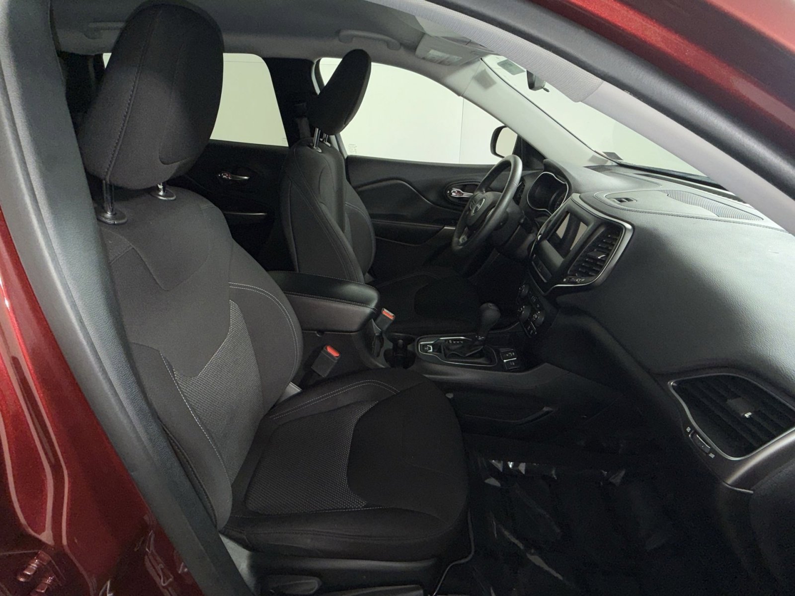 Used 2020 Jeep Cherokee Latitude FWD image 26