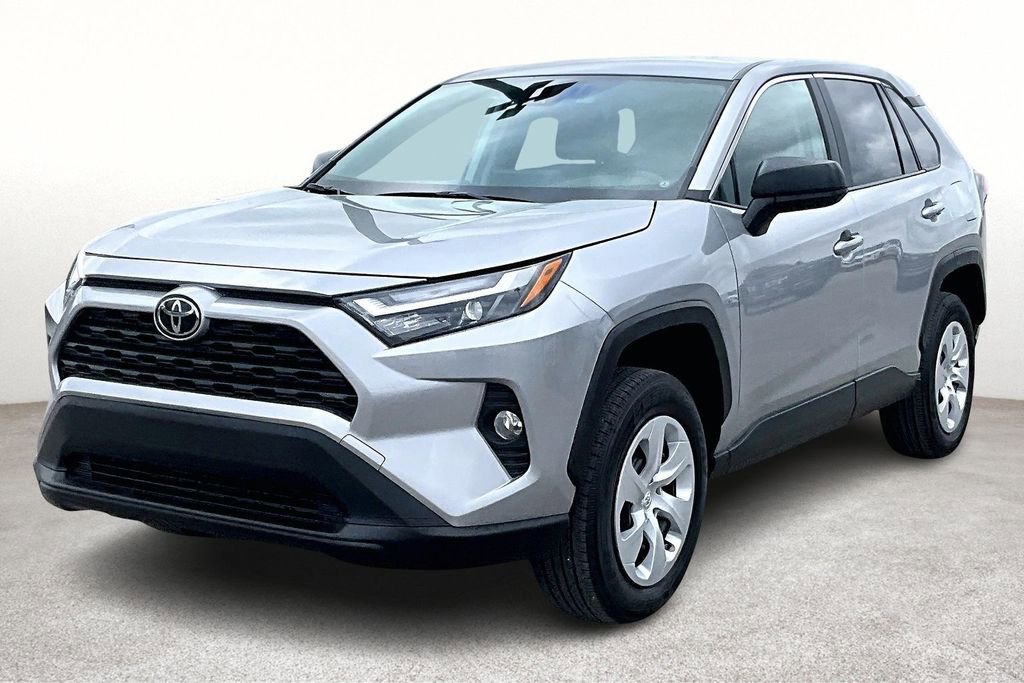 Used 2025 Toyota RAV4 LE AWD/4WD image 15